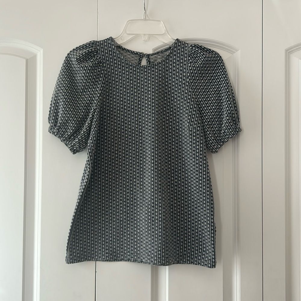 Madewell Navy and White Patterned Puff Sleeve Top